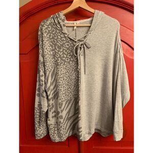 Live Well Lifestyle 14/16 Hoodies Animal Print Leopard Zebra Grey Gray Soft EUC